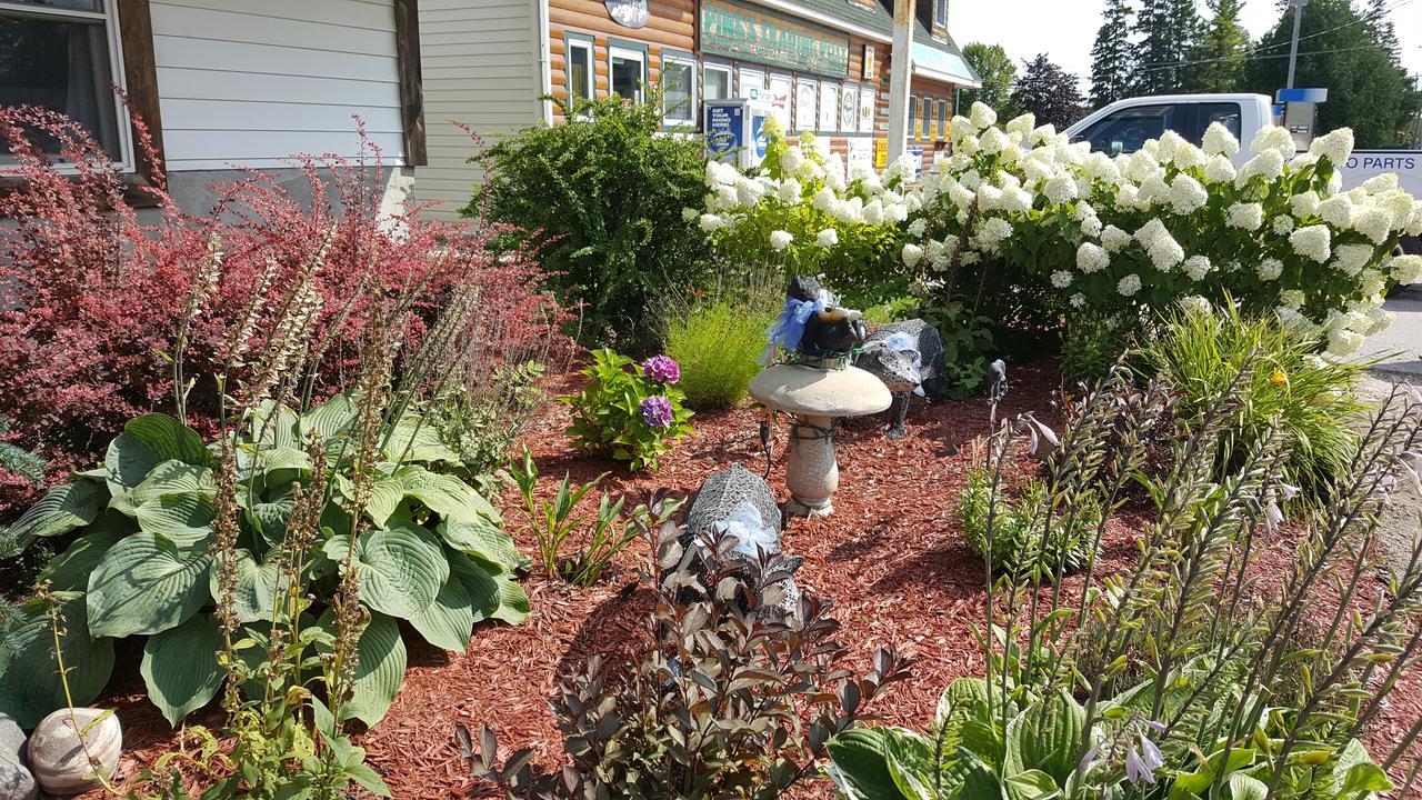 Bear Cove Inn Saint-Ignace Extérieur photo