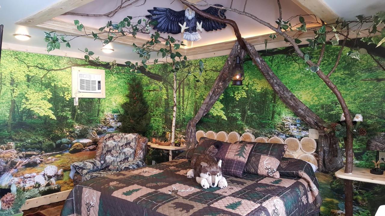 Bear Cove Inn Saint-Ignace Extérieur photo