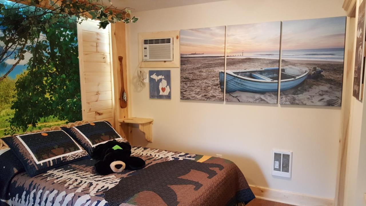 Bear Cove Inn Saint-Ignace Extérieur photo