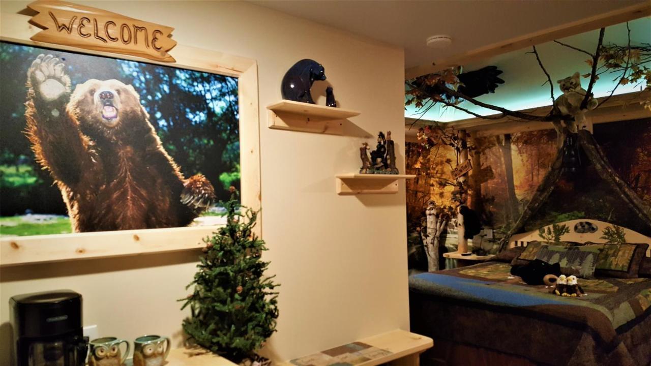 Bear Cove Inn Saint-Ignace Extérieur photo
