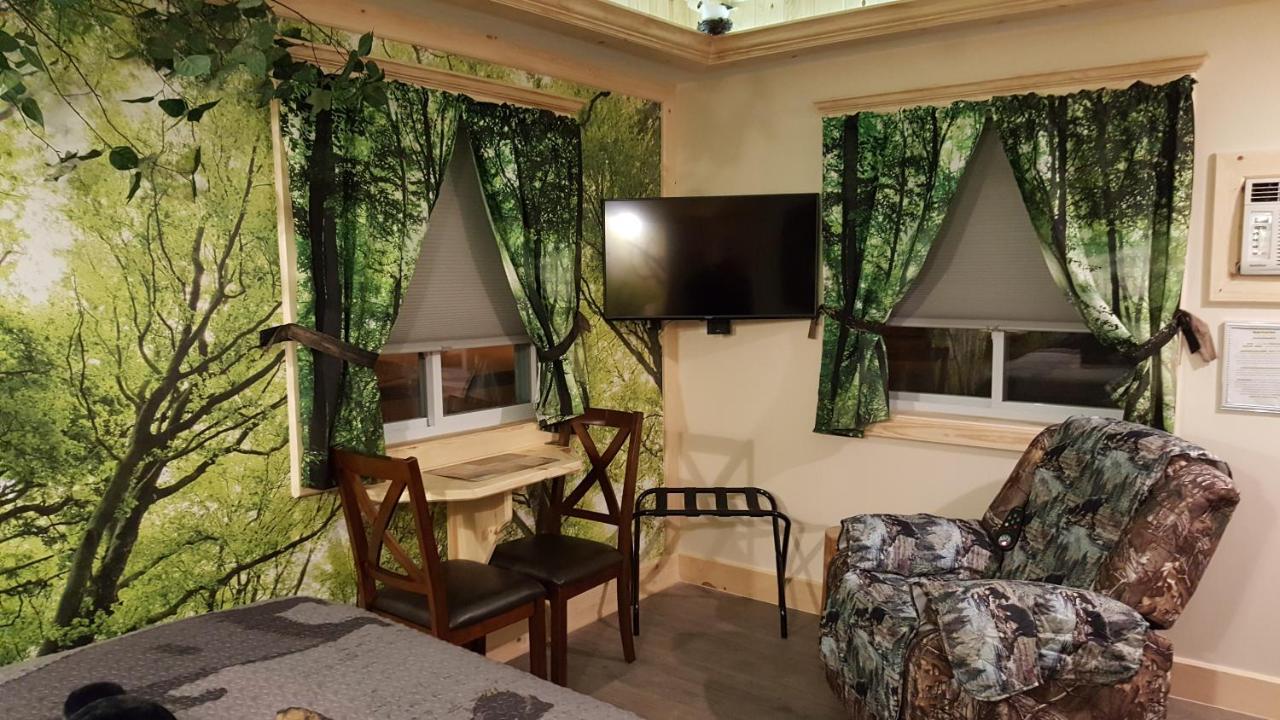 Bear Cove Inn Saint-Ignace Extérieur photo